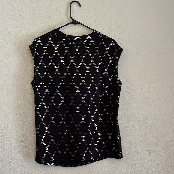 Black dressy sleeveless top - Picture 3 of 6